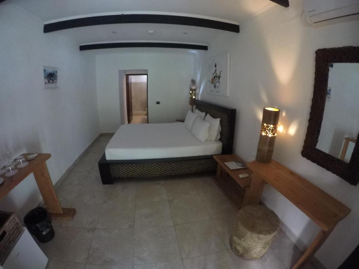 L'Oasi Guest House Baie Lazare  Экстерьер фото