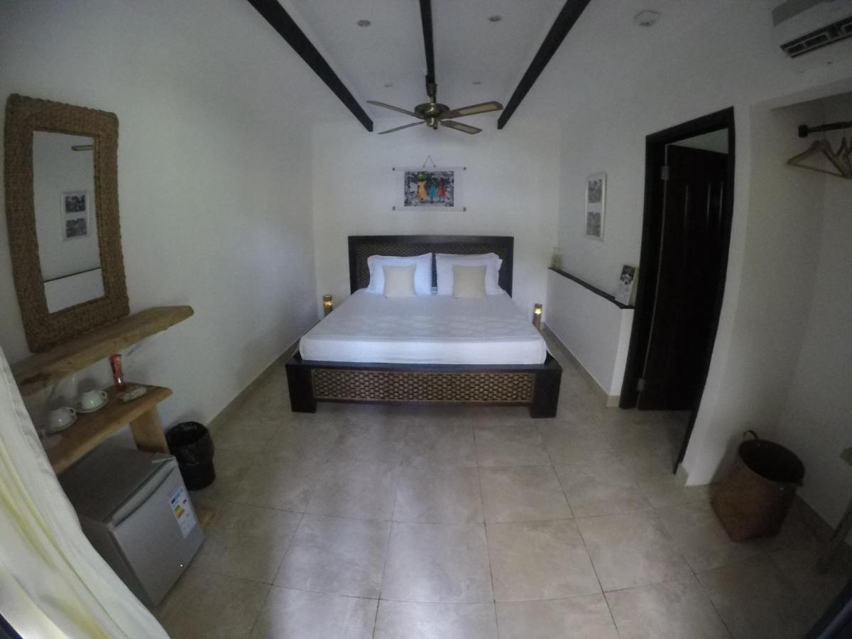 L'Oasi Guest House Baie Lazare  Экстерьер фото